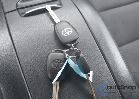 2018 Toyota Highlander Le из США, поврежденный, VIN 5TDBZRFH8JS875311